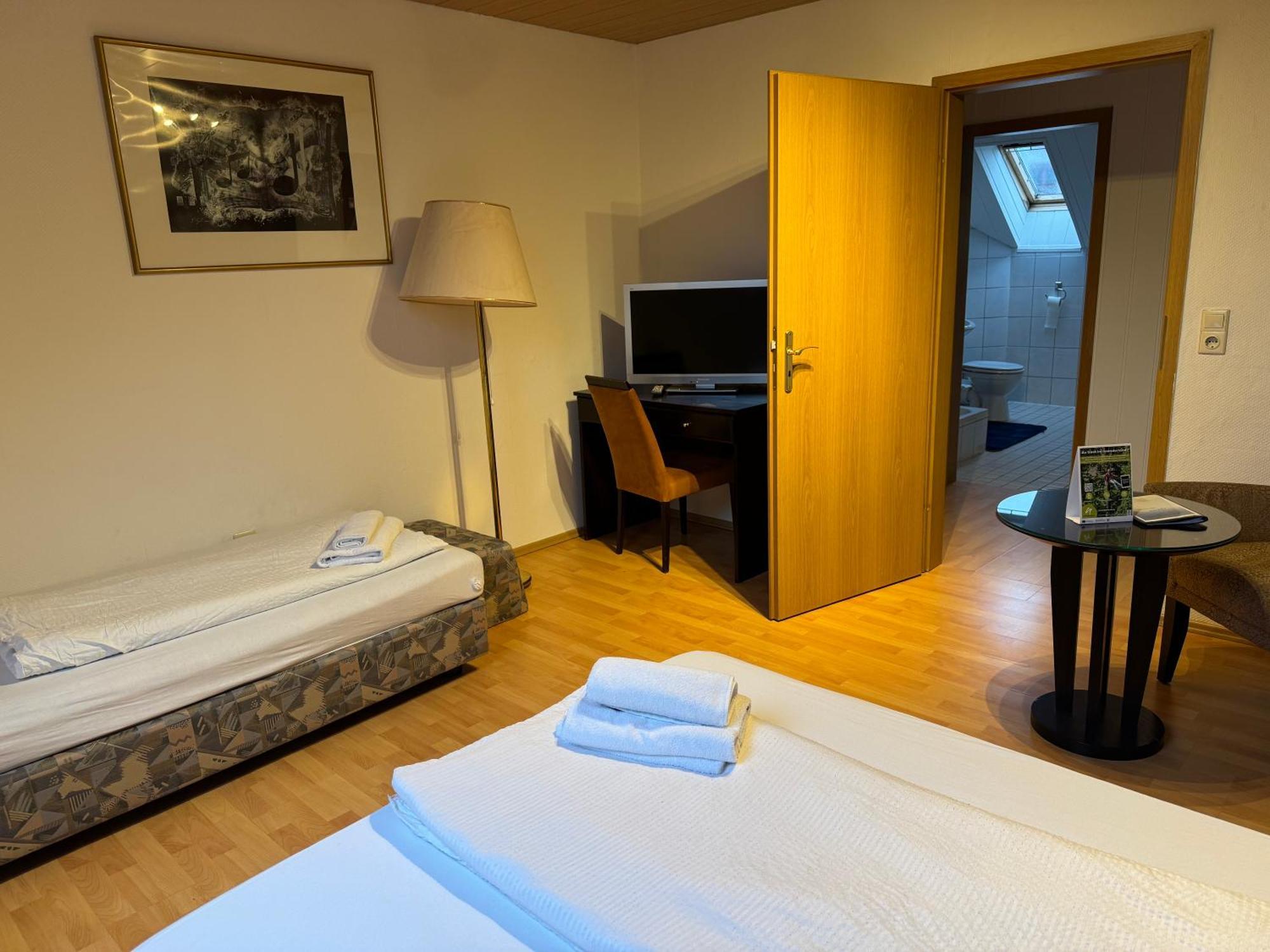 Gaestezimmer Gasthof Becker Hotel Wulfrath Ngoại thất bức ảnh